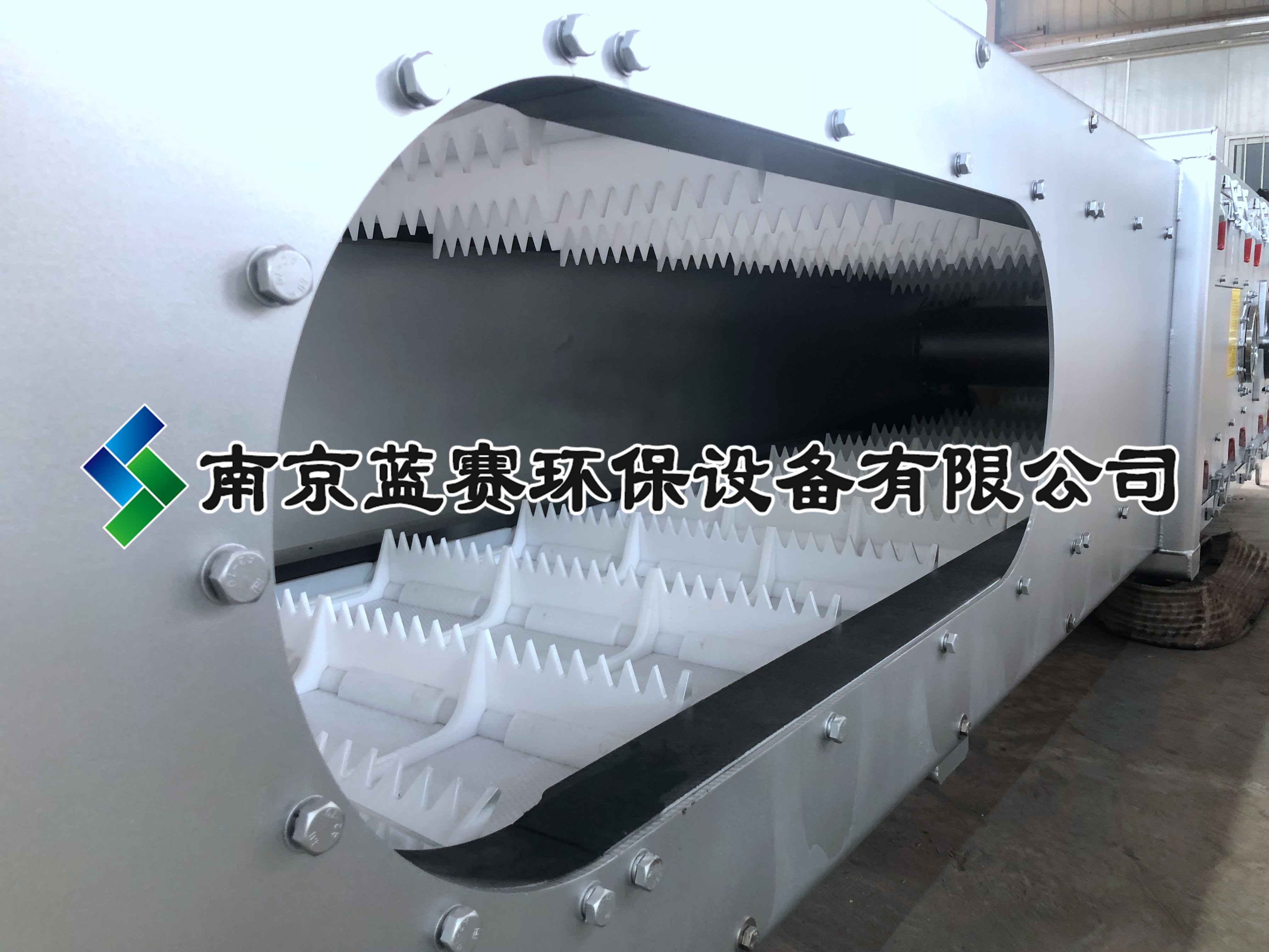 內(nèi)進(jìn)流網(wǎng)板格柵